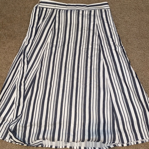 White and navy striped midi skirt - Picture 4 of 5